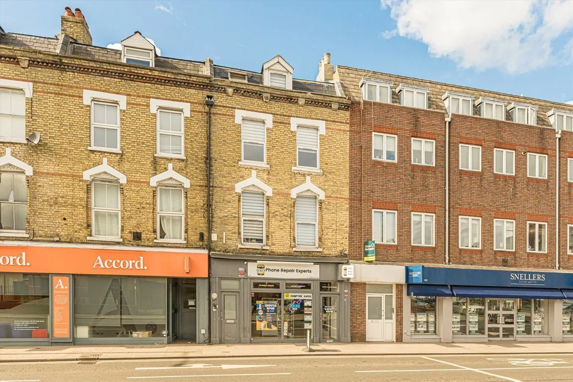 2 bed property to rent, High Street, TW12