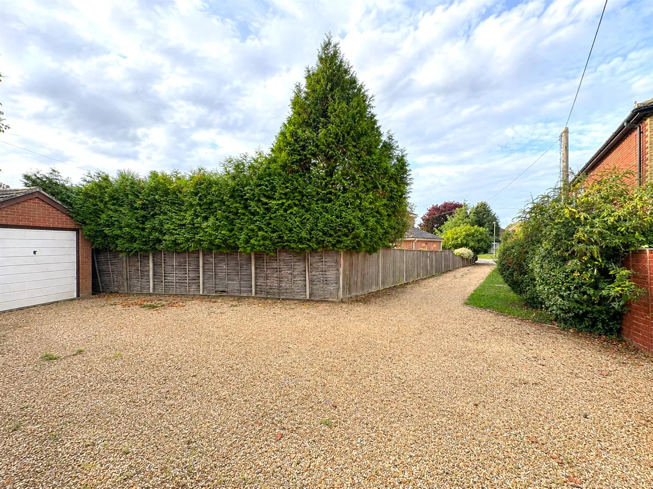 Brook Lane, Sarisbury Green, photo 13