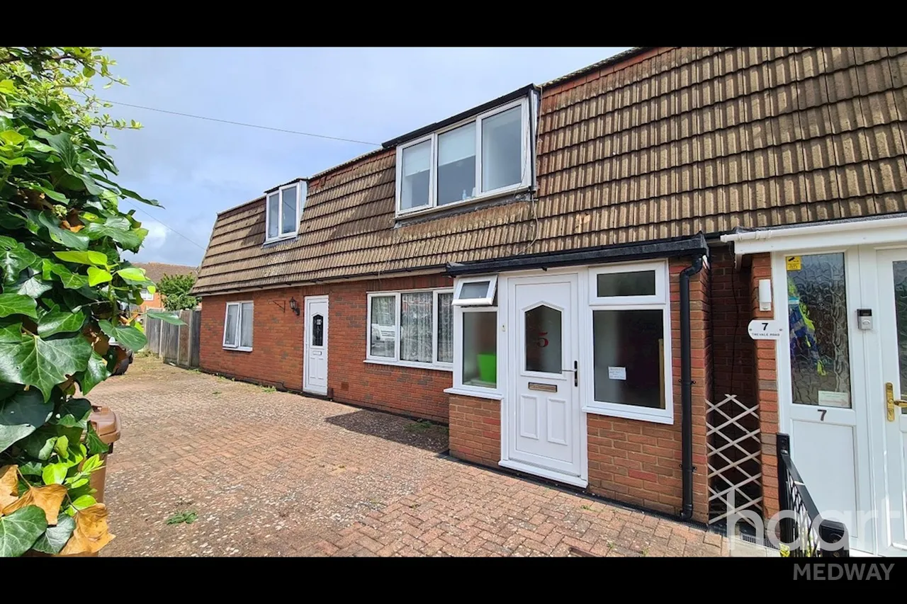 7 bed house for sale, Trevale Road, Rochester, ME1