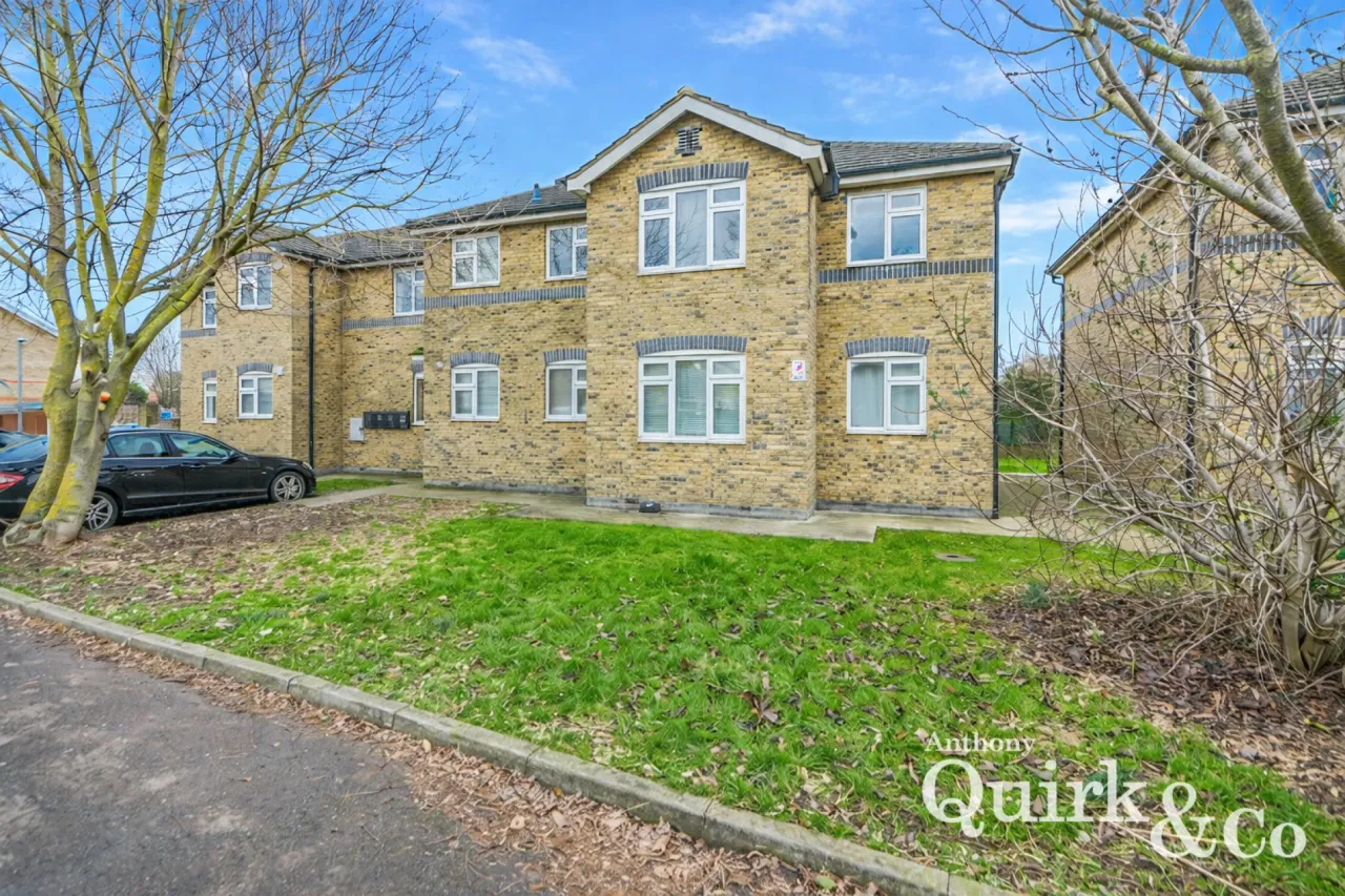 1 bed property for sale, Elsinor Avenue, Canvey Island, SS8