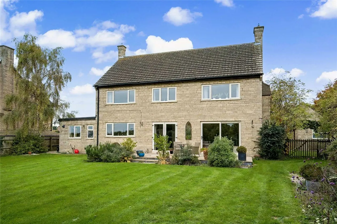 4 bed house for sale — Helmdon Road, Sulgrave, Banbury, Northamptonshire, OX17 2SQ