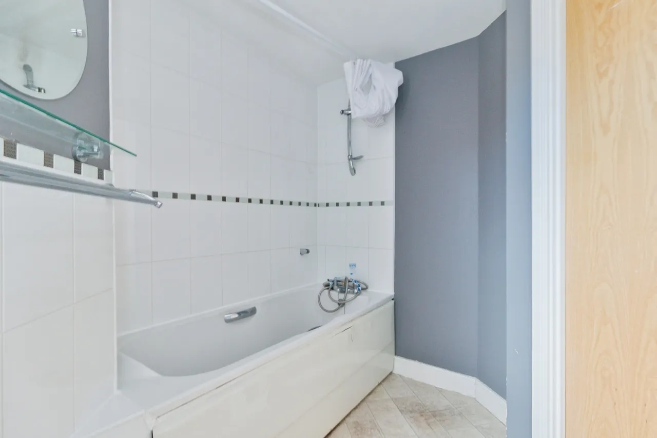 Allenby Road, London, SE28, photo 20