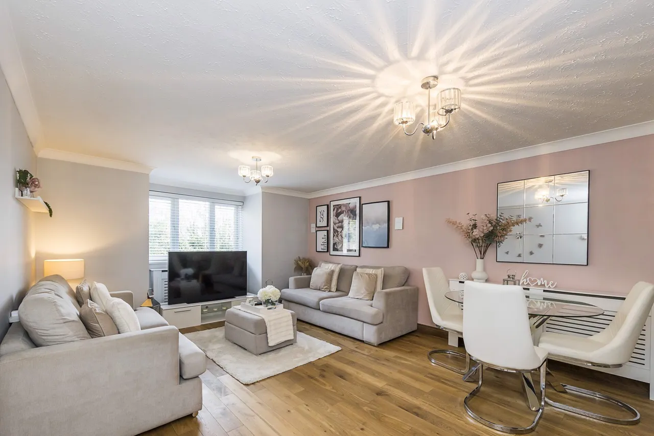 London Road, Greenhithe, photo 6
