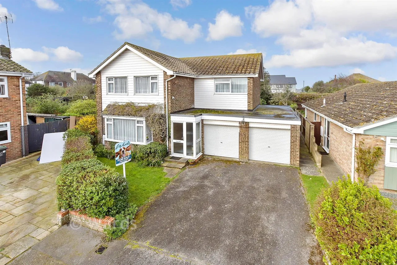 4 bed house for sale, Cliff Field, Westgate-On-Sea, CT8