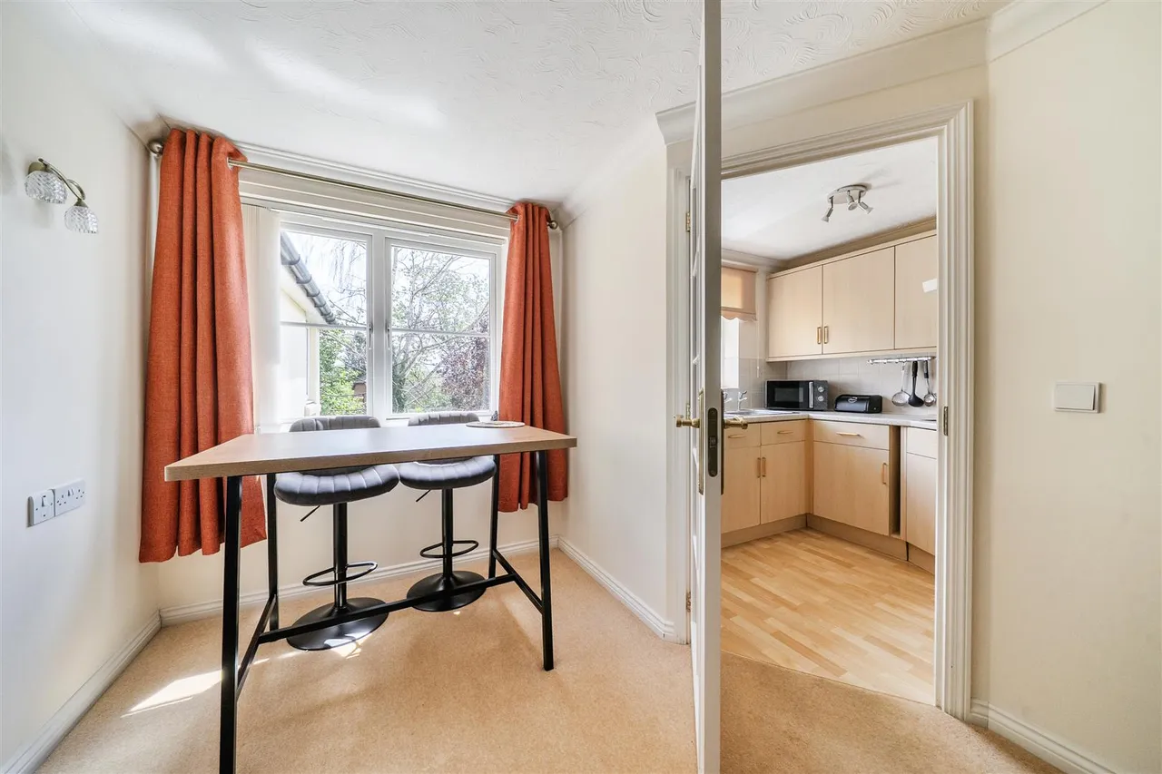 Guildford Road, Lightwater, GU18, photo 5