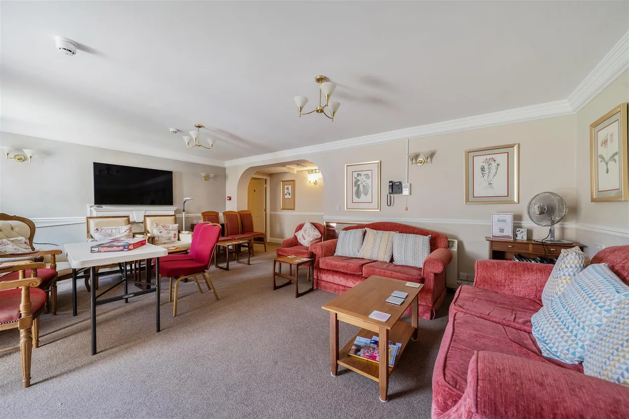 Guildford Road, Lightwater, GU18, photo 13