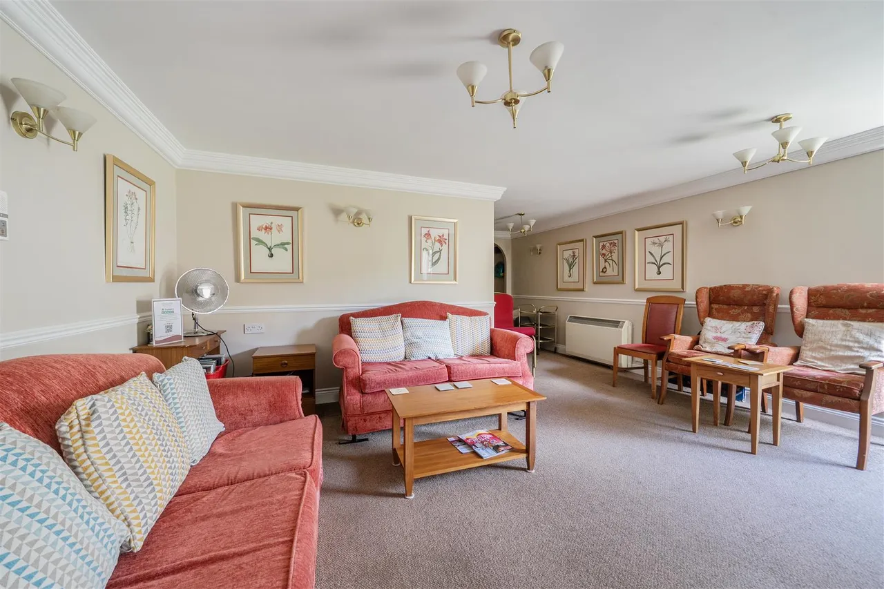 Guildford Road, Lightwater, GU18, photo 12