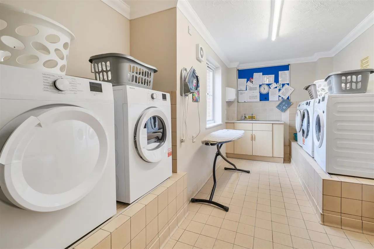 Guildford Road, Lightwater, GU18, photo 14