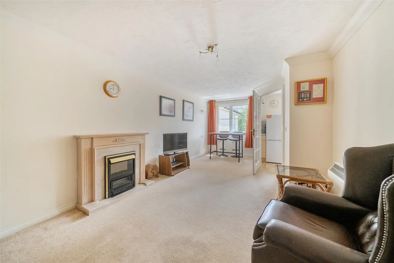 Guildford Road, Lightwater, GU18, photo 4