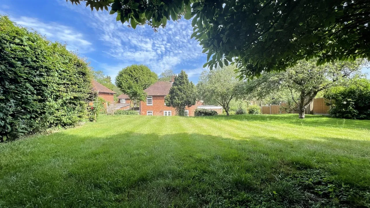 Valley Road, Welwyn Garden City, AL8, photo 2