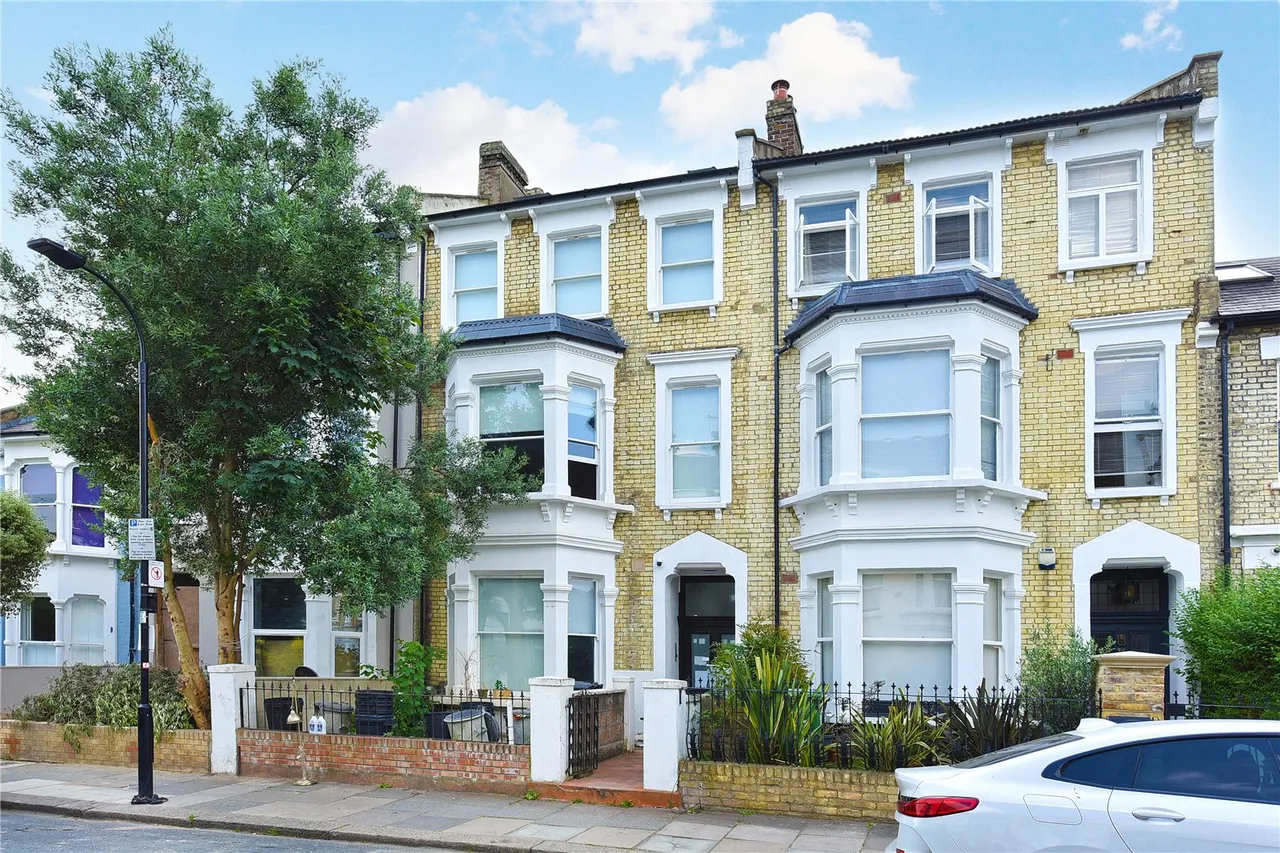 9 bed flat for sale, Warbeck Road, Shepherd's Bush, W12