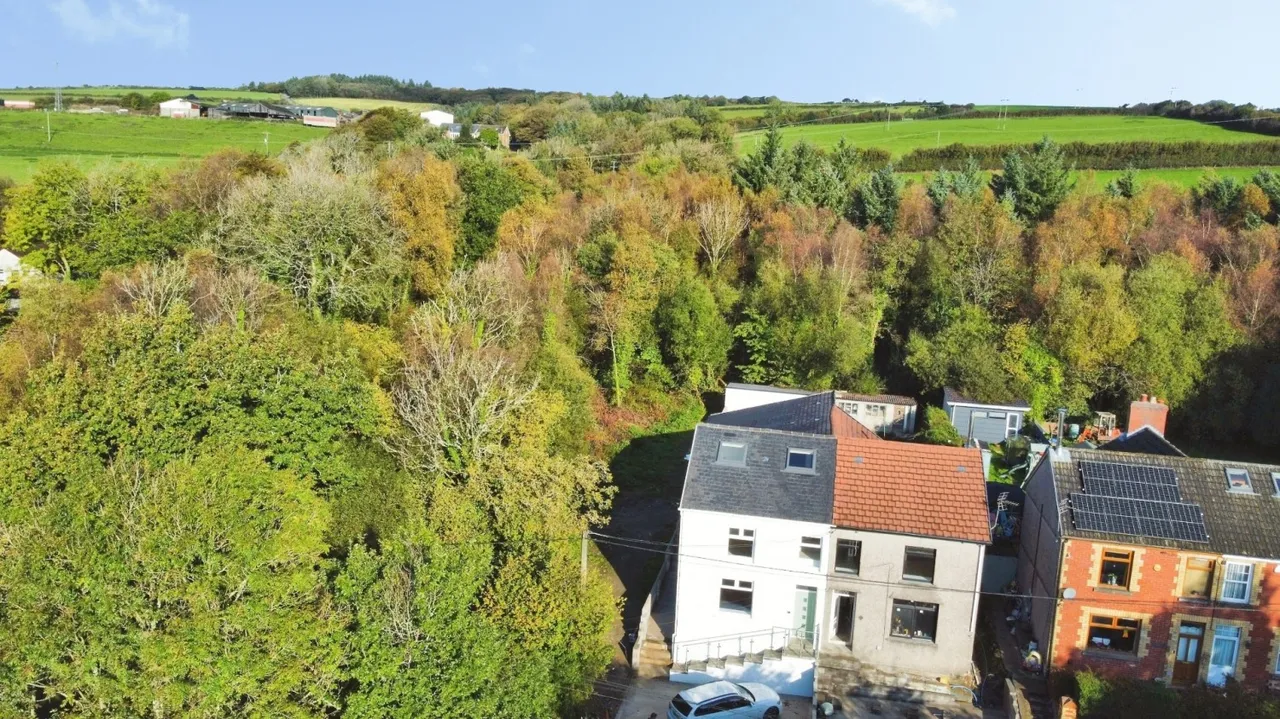 New Road, Tondu, CF32, photo 25
