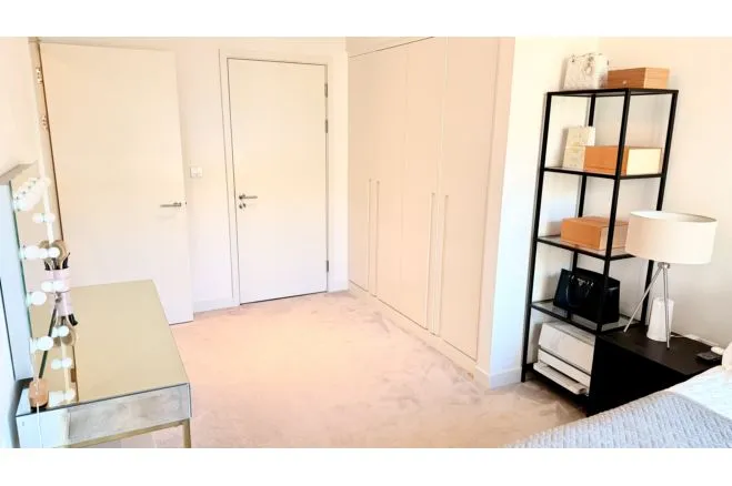 42 Royal Crest Avenue, London, photo 9