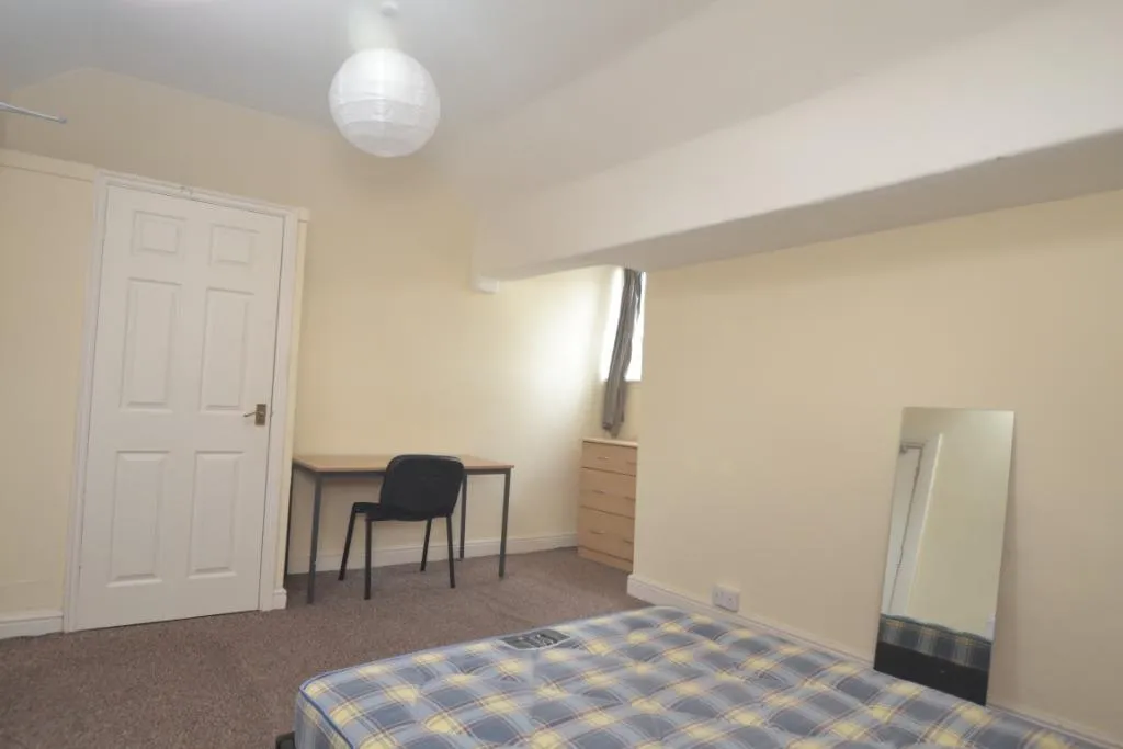 Latchmere Road, Fallowfield, M14, photo 6