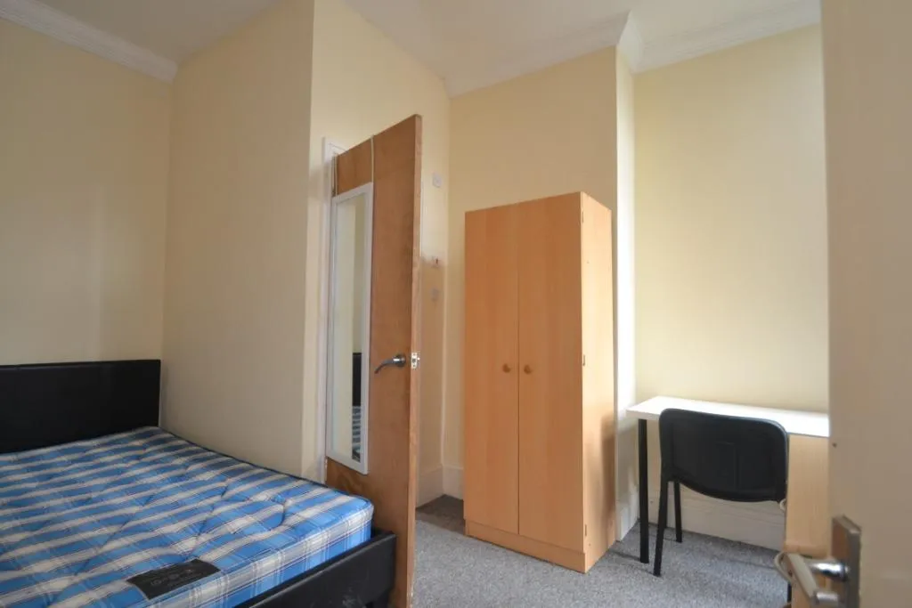 Latchmere Road, Fallowfield, M14, photo 2
