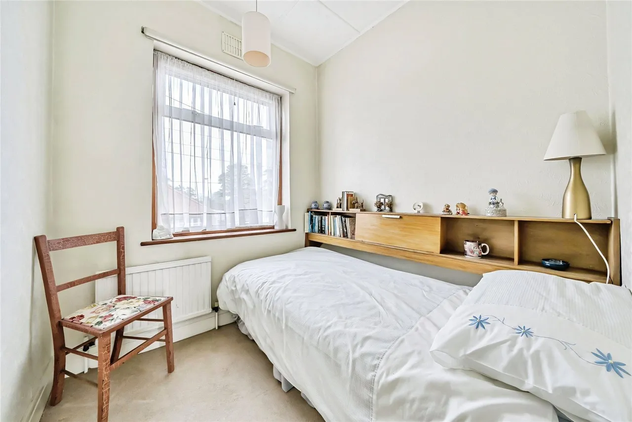 Powys Close, DA7, photo 8