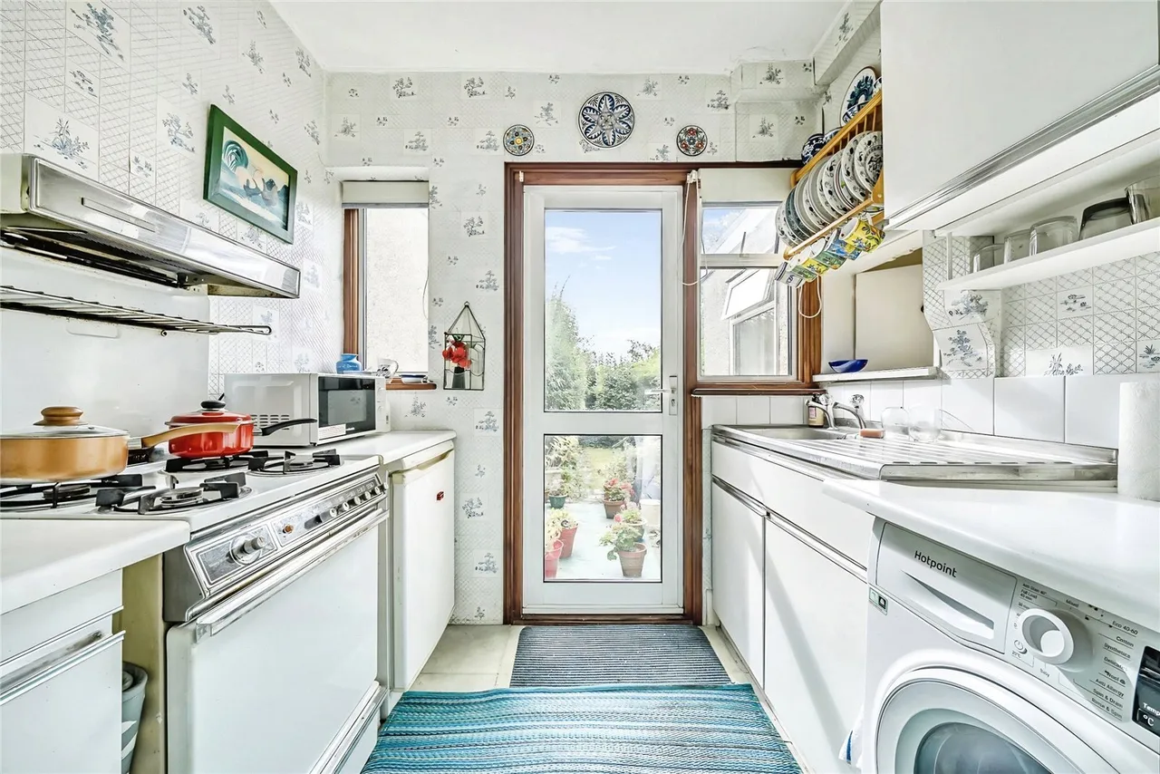 Powys Close, DA7, photo 4