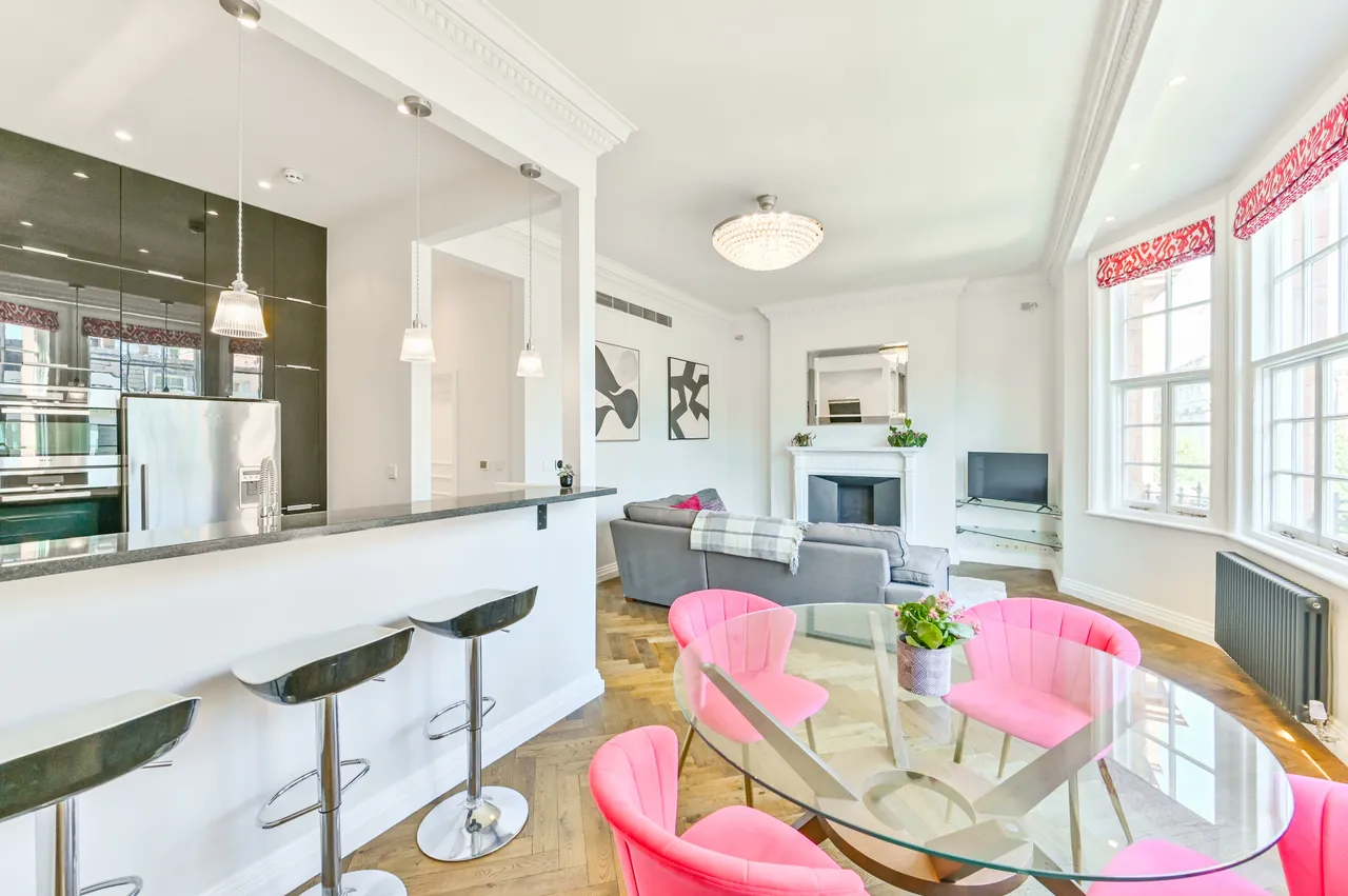 Flat 3, 28 North Audley Street, London, photo 3