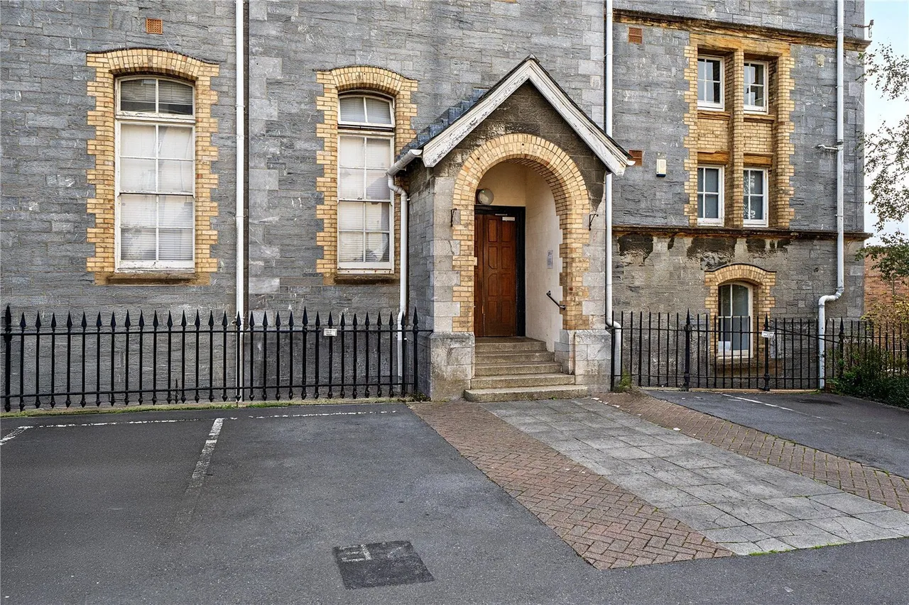 Regent Street, Plymouth, PL4, photo 21