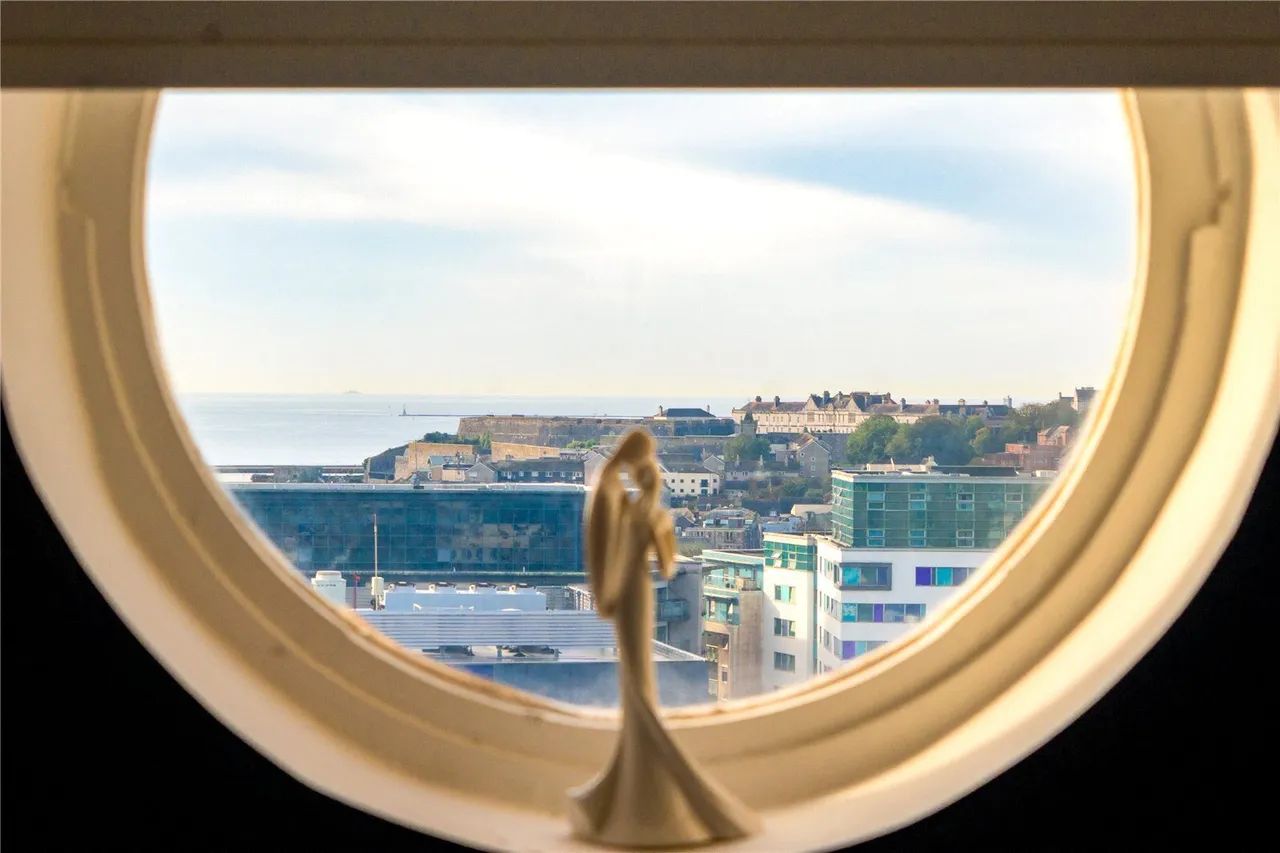 Regent Street, Plymouth, PL4, photo 10
