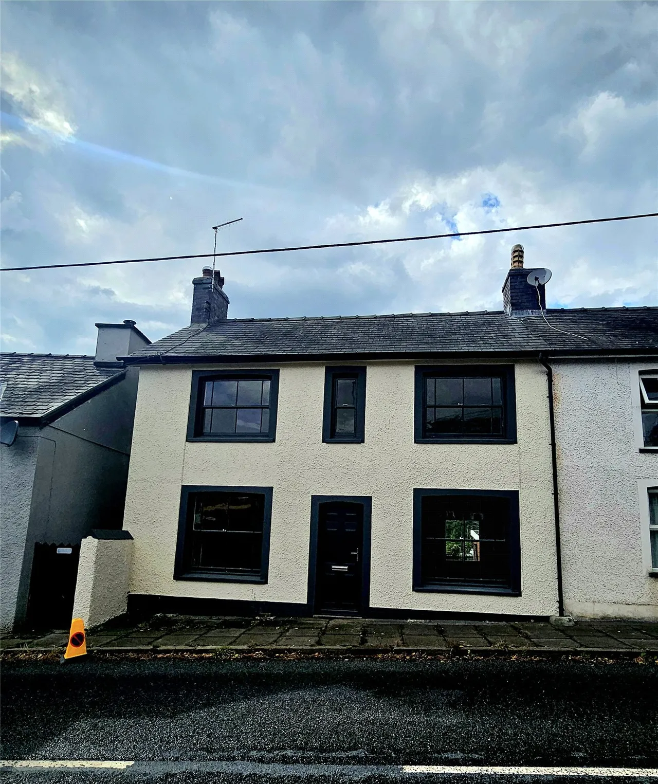 3 bed house to rent — St Harmon Road,, Rhyader, LD6 5DE