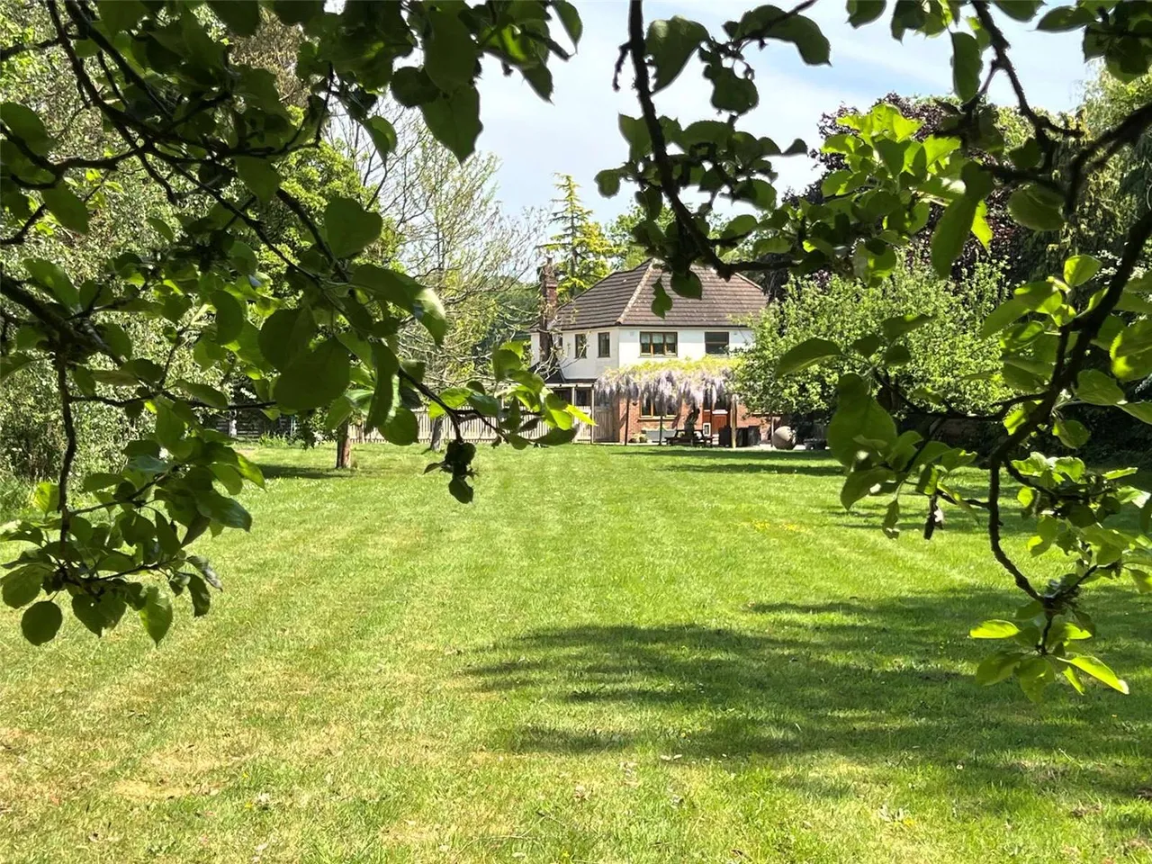 5 bed house for sale — Riding Lane, Hildenborough, Tonbridge, Kent, TN11 9LL
