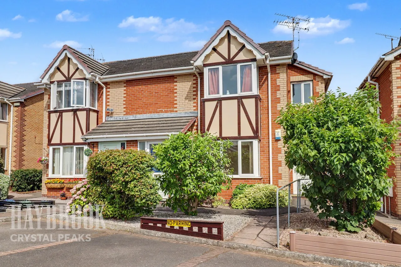 2 bed flat for sale, Chapel Close, Clowne