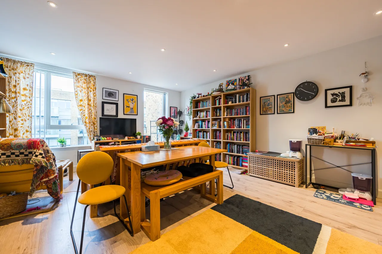 Flat 38, Cooper Court, Smithfield Square, High Street, London, photo 11