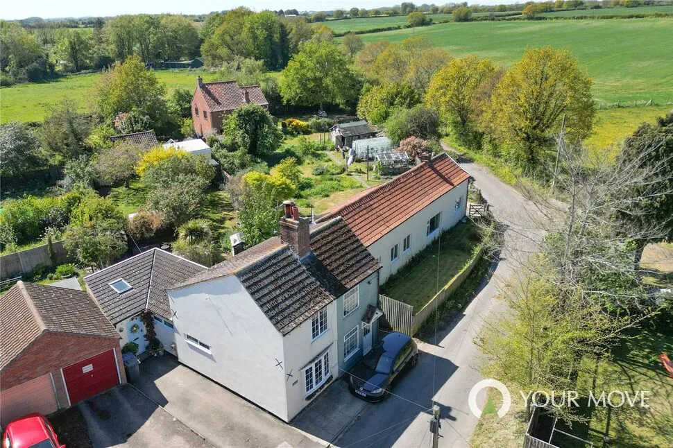 2 bed house for sale, Beccles Road, Mutford, NR34