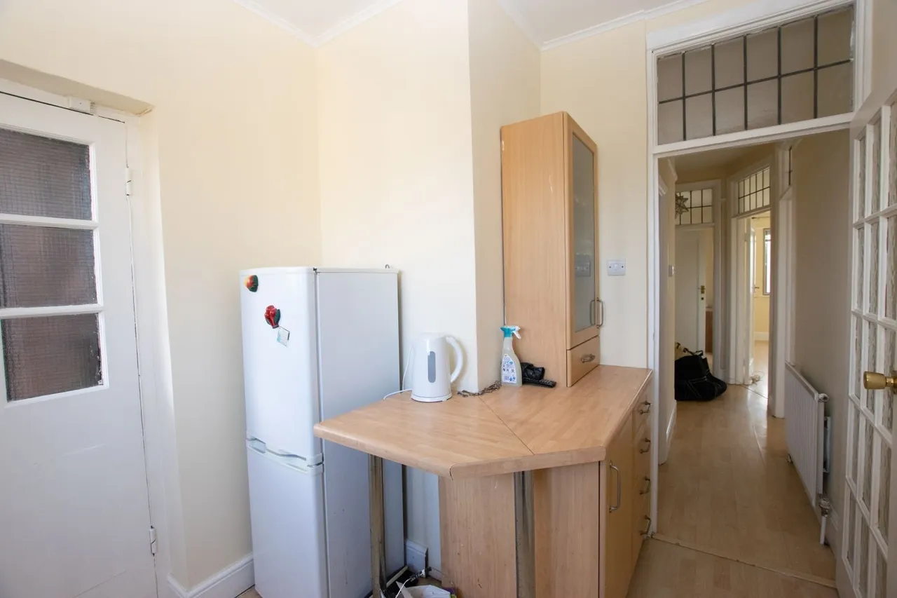 Streatham High Road, London, SW16, photo 8