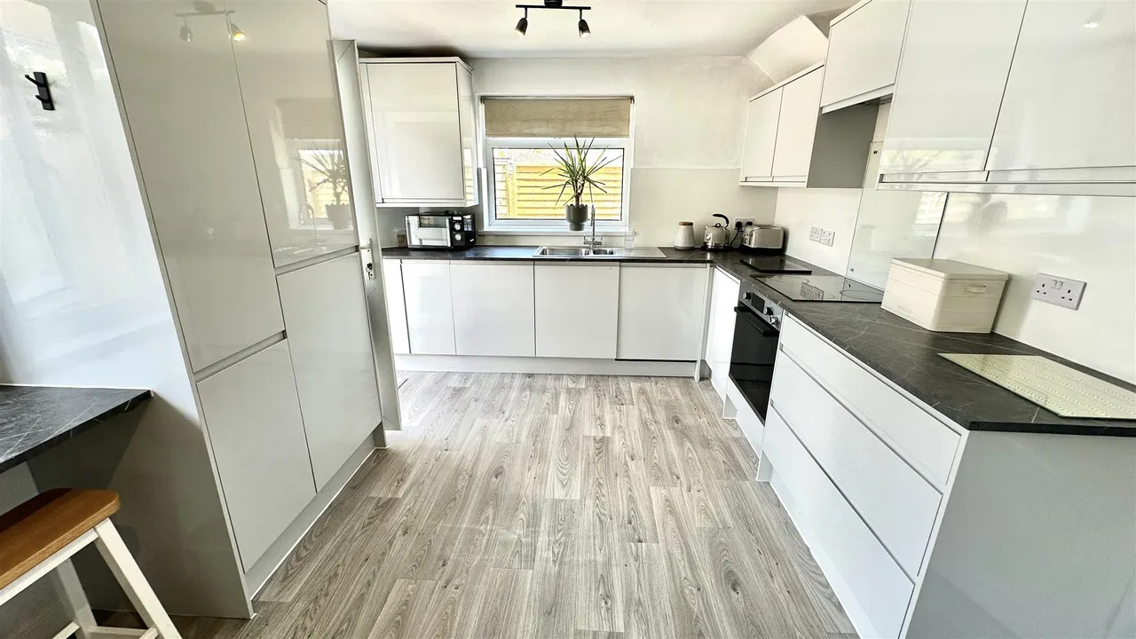 Hallane Road, St. Austell, photo 4