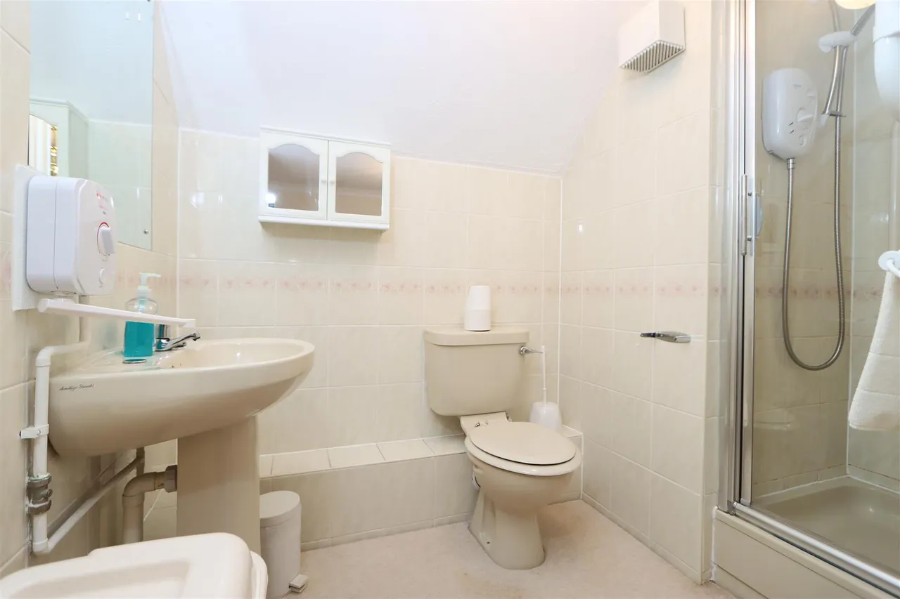 Worcester Road, HAGLEY, Hagley Stourbridge, photo 9