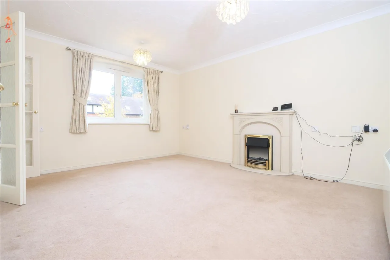 Worcester Road, HAGLEY, Hagley Stourbridge, photo 3