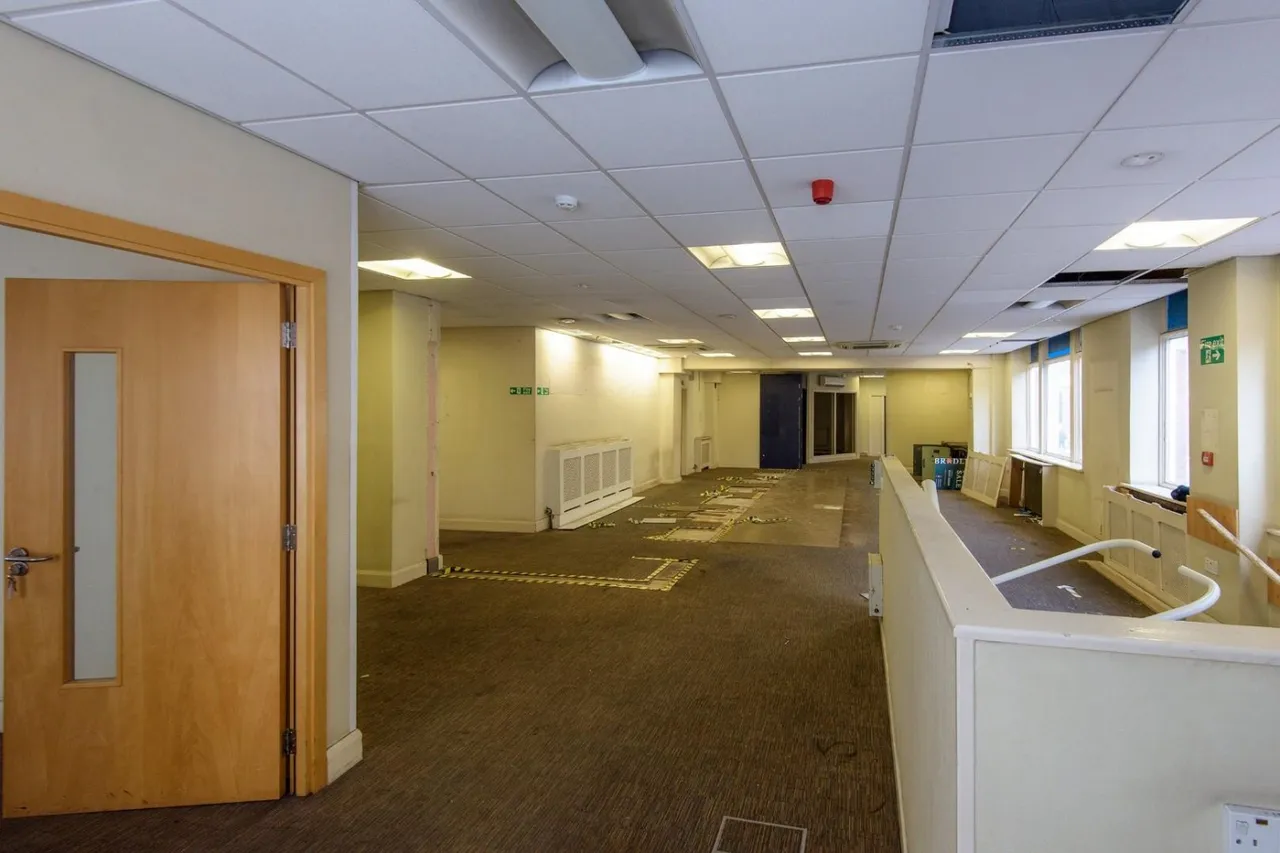 accommodation for sale — Bank Street, Castleford