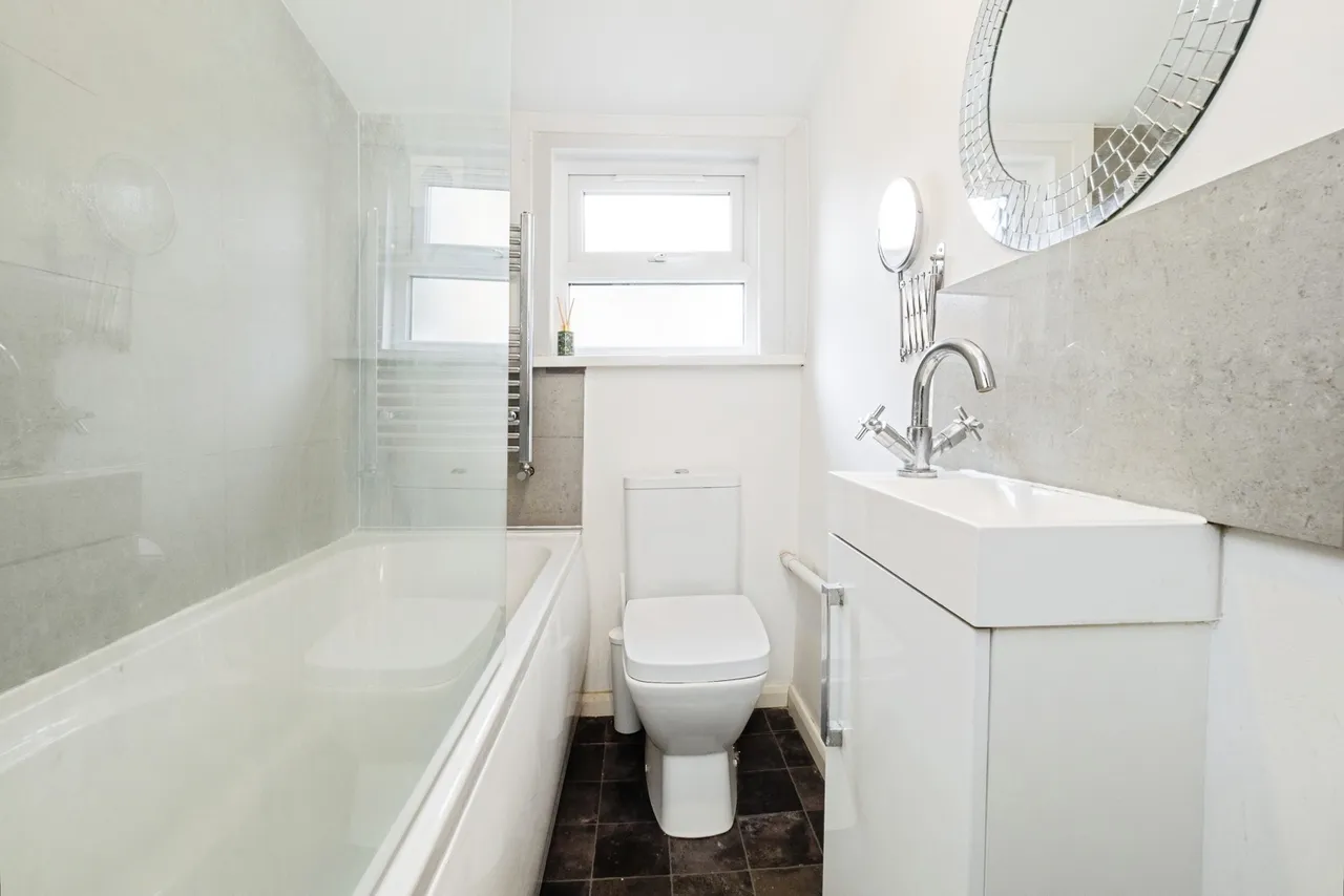 Grosvenor Road, Forest Gate, London, E7, photo 9