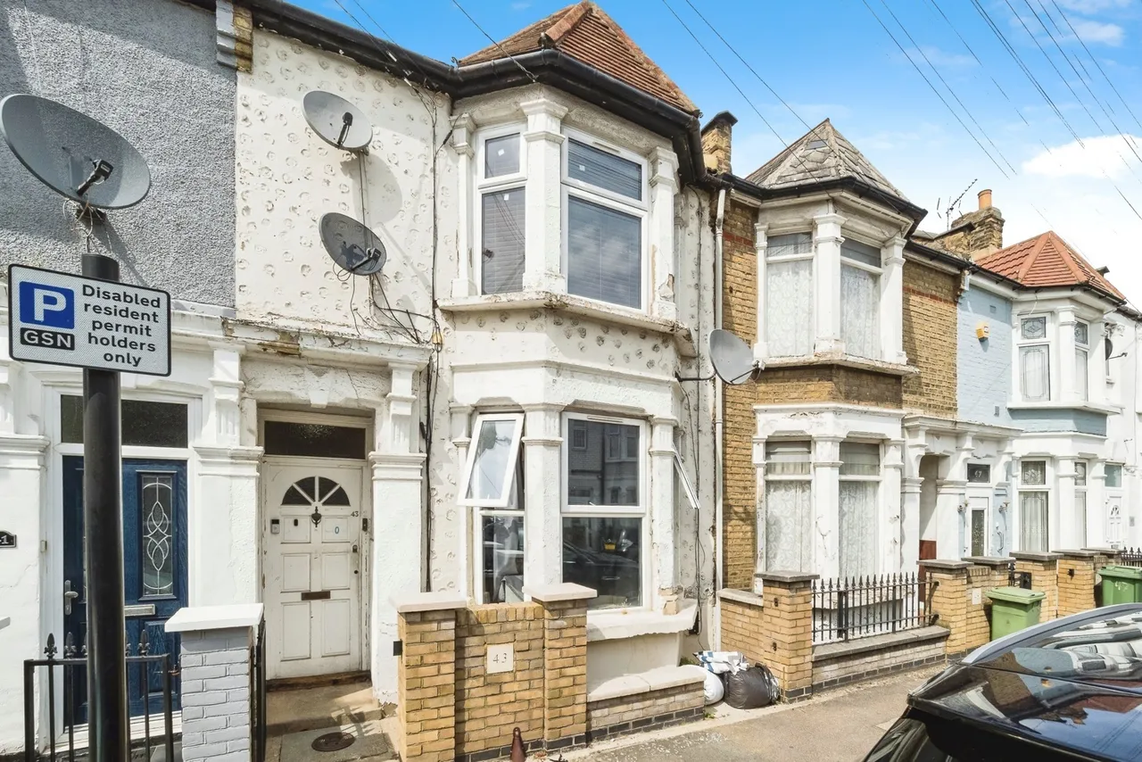 1 bed flat for sale — Grosvenor Road, Forest Gate, London, E7