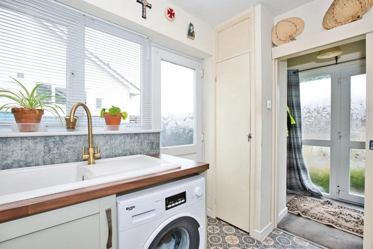 Woodbury Close, Wells, BA5, photo 7