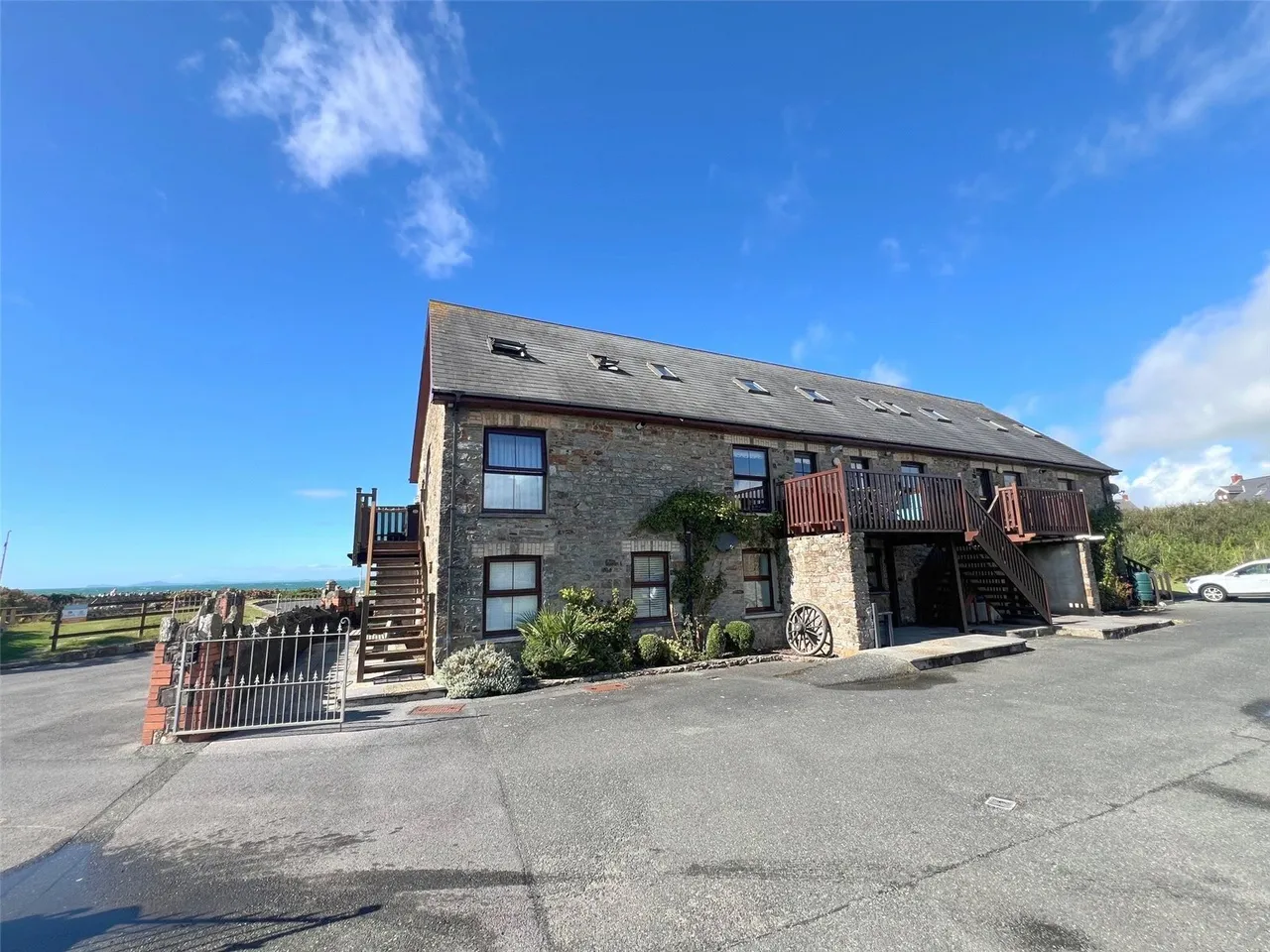 3 bed flat for sale, Enfield Road, Broad Haven, SA62