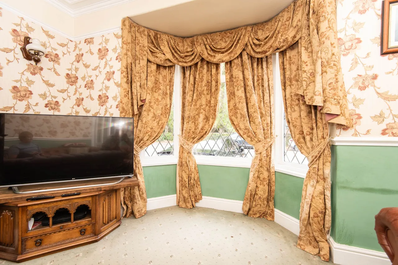 Chatsworth Road, Chesterfield, S40, photo 2