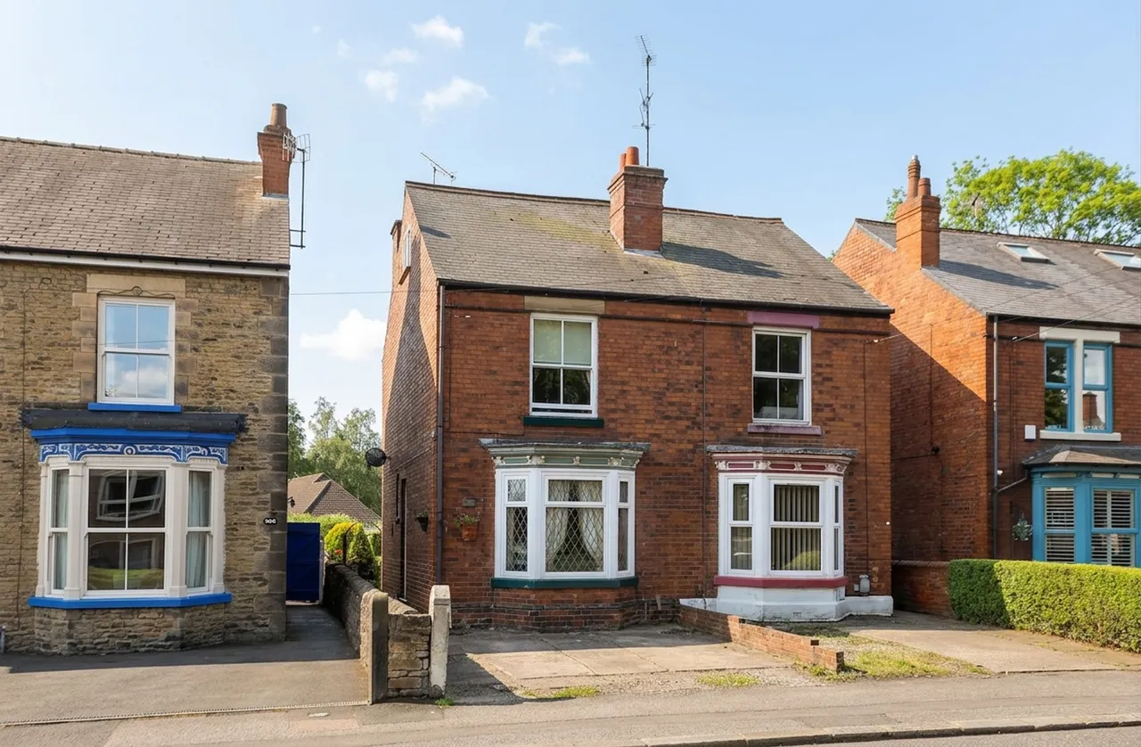3 bed house for sale, Chatsworth Road, Chesterfield, S40
