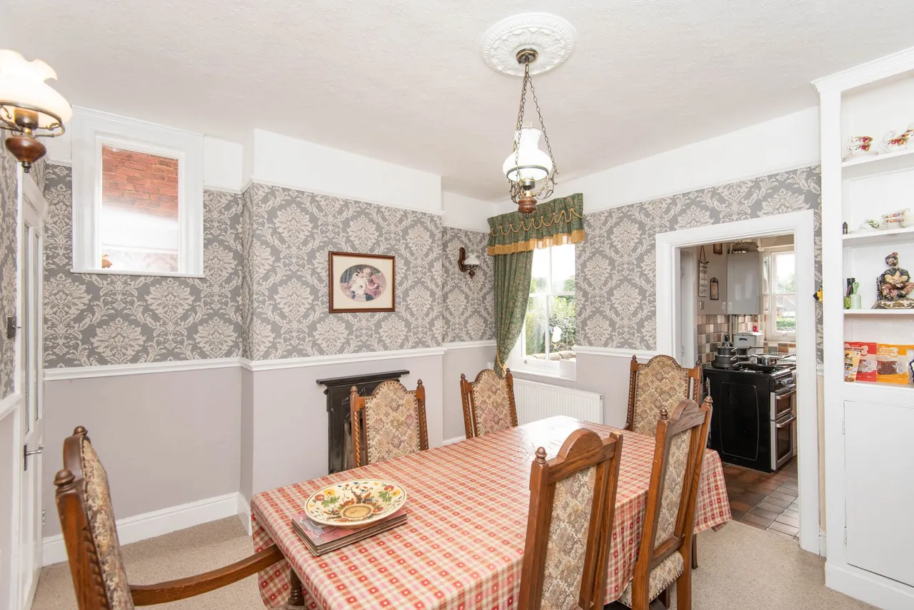 Chatsworth Road, Chesterfield, S40, photo 7
