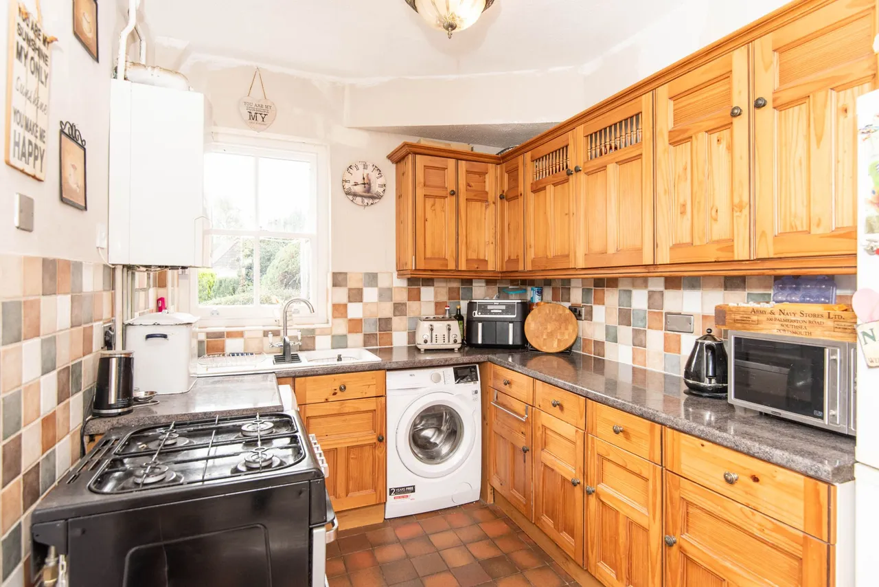 Chatsworth Road, Chesterfield, S40, photo 5