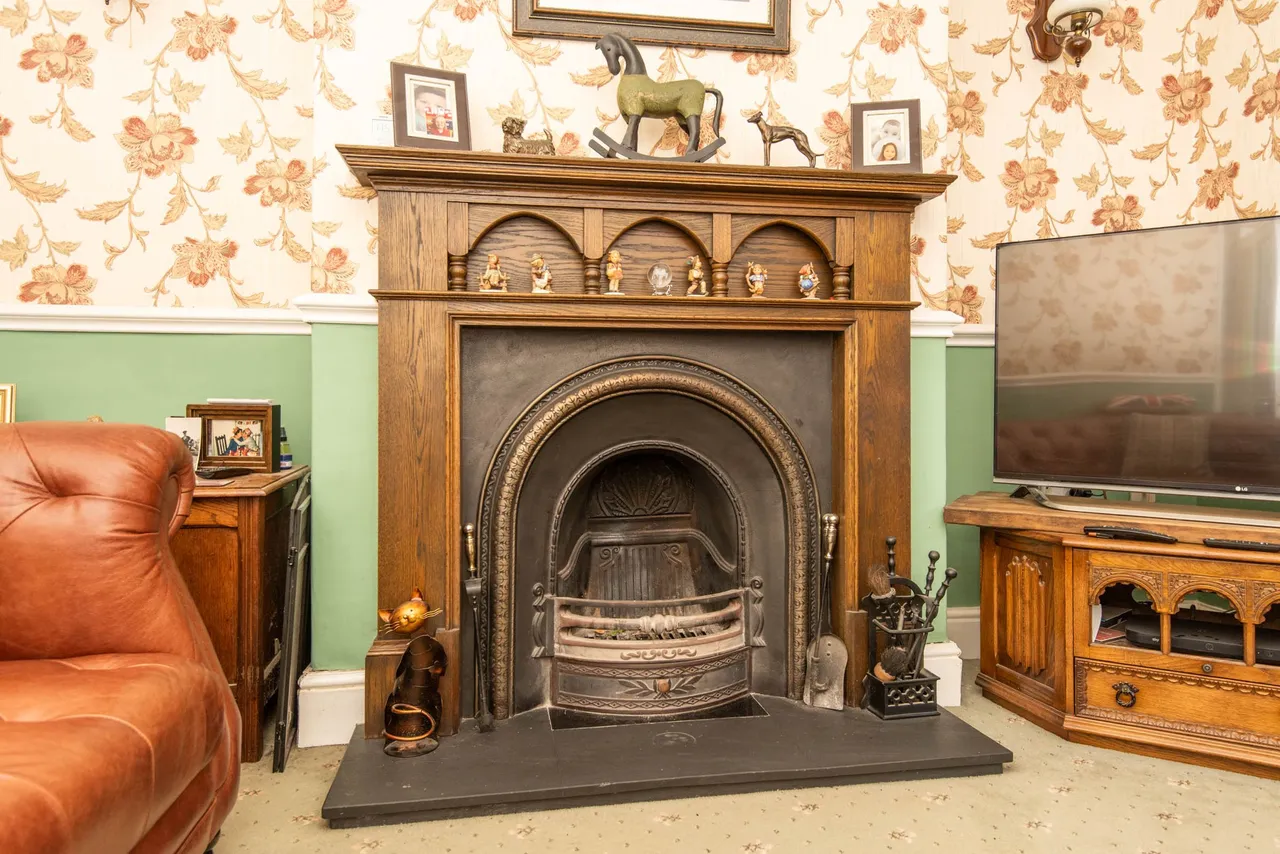 Chatsworth Road, Chesterfield, S40, photo 3