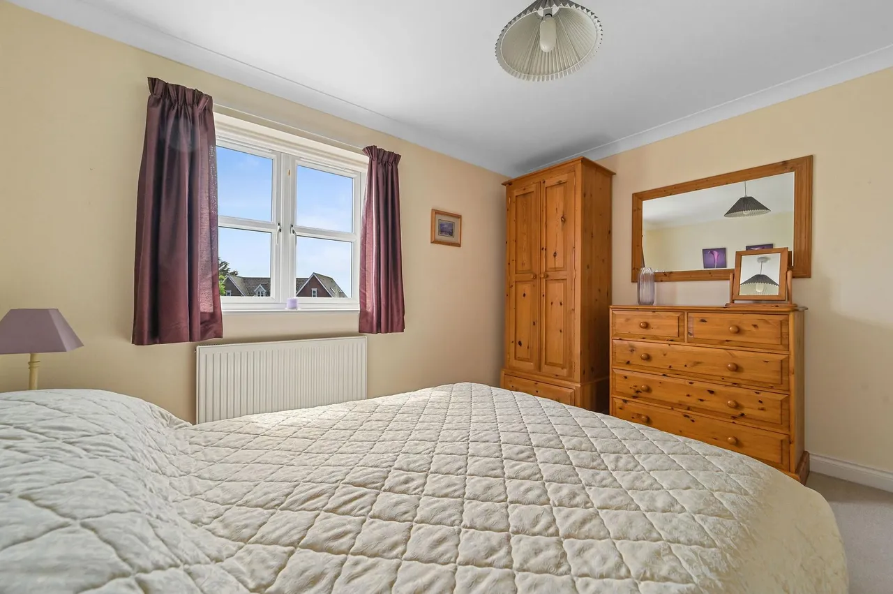 Louise Close, Walton On The Naze, photo 21