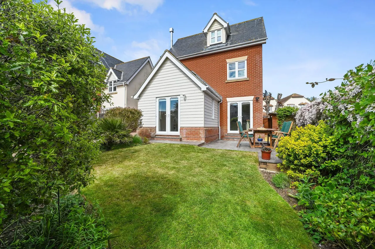 Louise Close, Walton On The Naze, photo 28