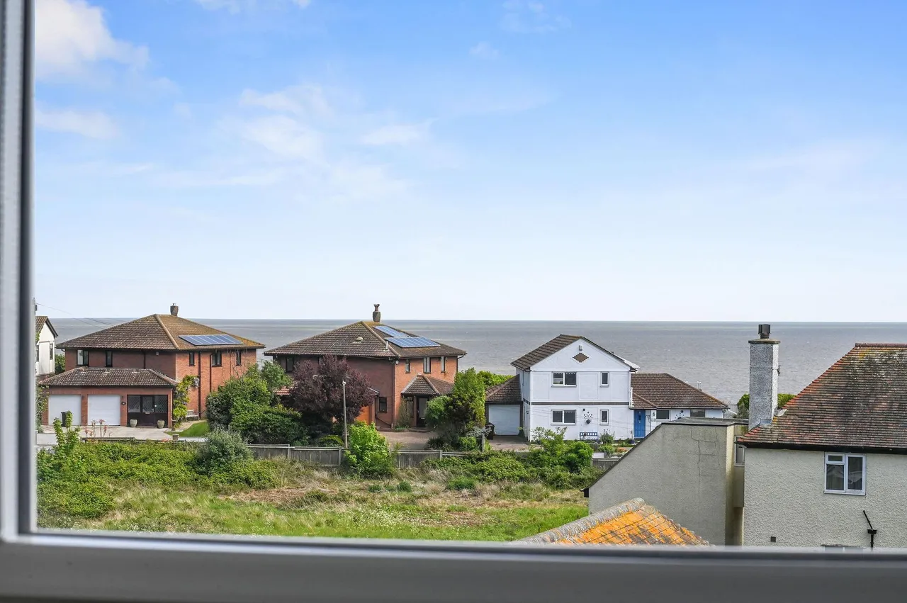 Louise Close, Walton On The Naze, photo 30