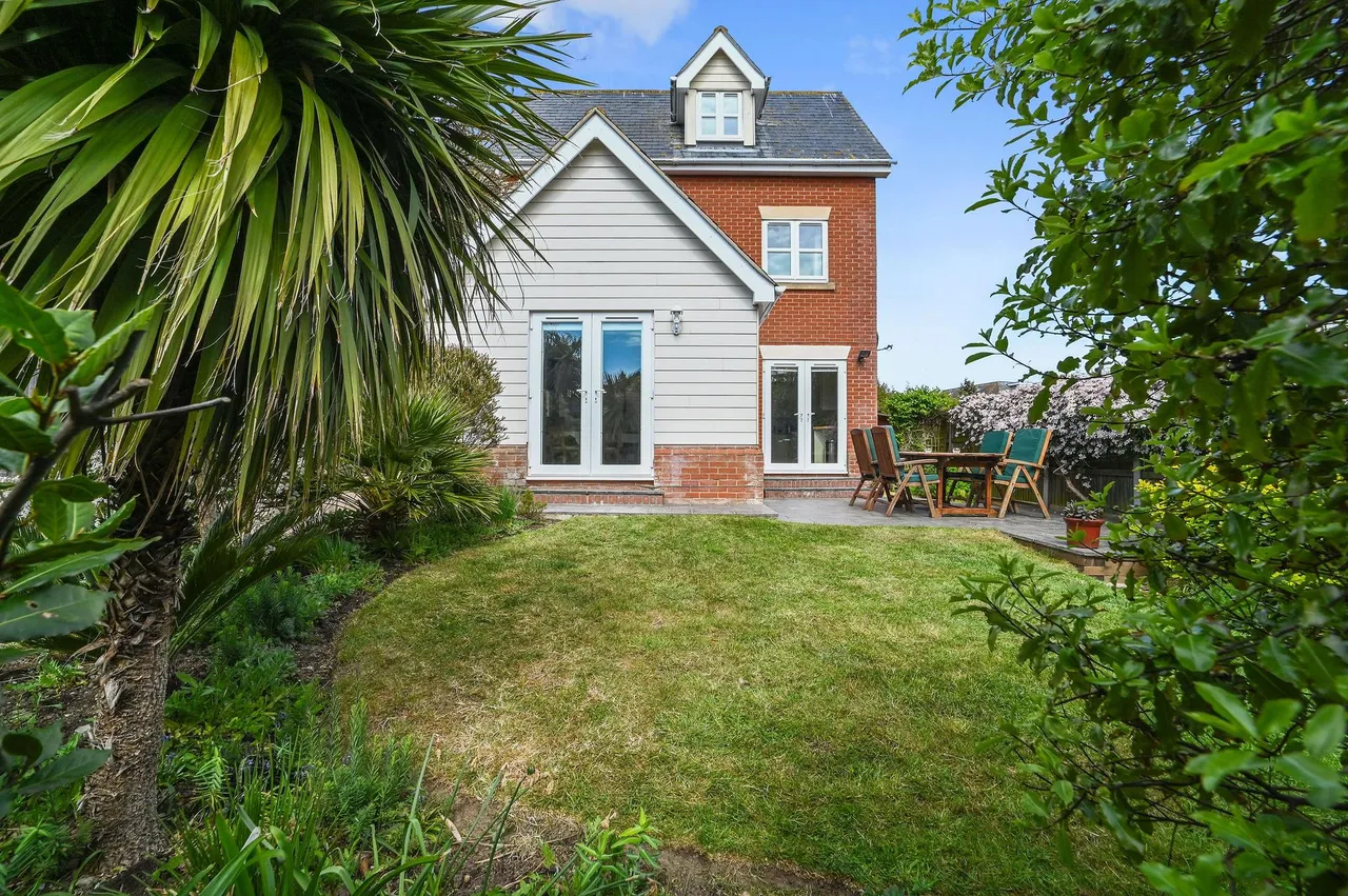 Louise Close, Walton On The Naze, photo 34