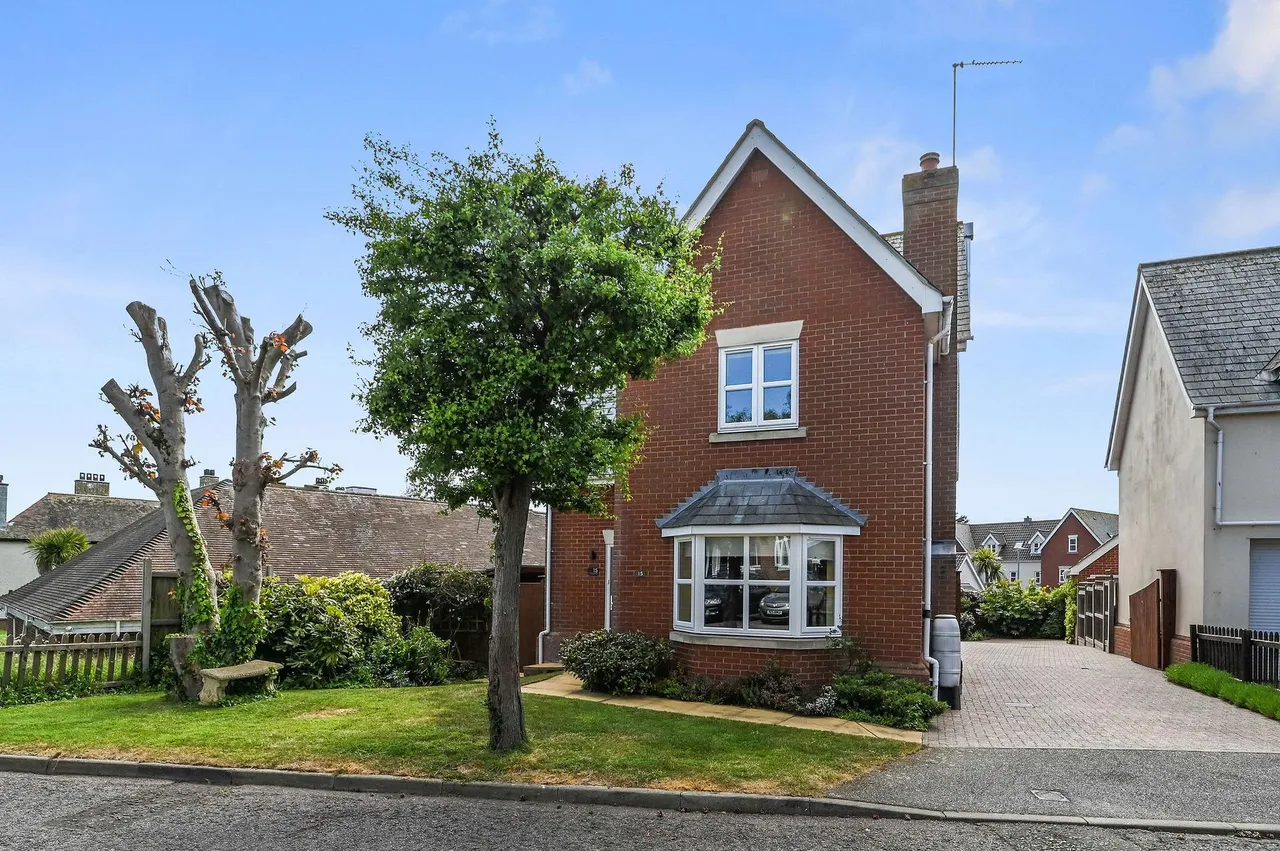 Louise Close, Walton On The Naze, photo 38