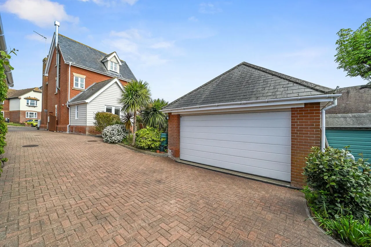 Louise Close, Walton On The Naze, photo 36