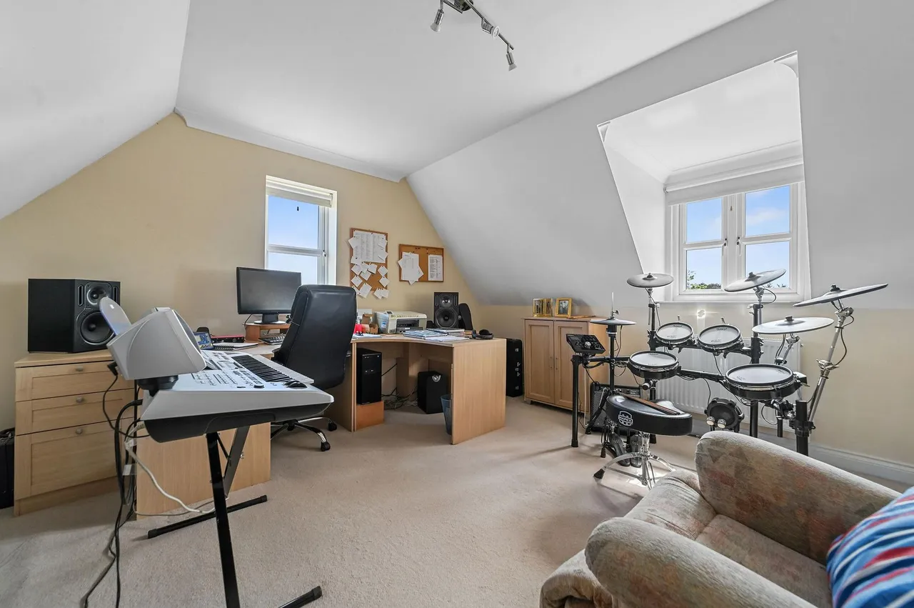 Louise Close, Walton On The Naze, photo 24